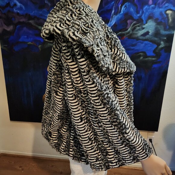 LaSeine Short Faux Fur Jacket Size Large Black and White Design Soooo Soft - Picture 8 of 15